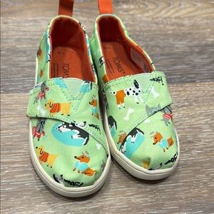 TOMS Kids' Green Dog Print Shoes
